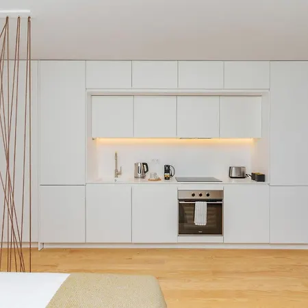 Modern With Private Balcony In The Center * Porto