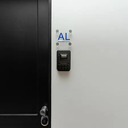 Modern With Private Balcony In The Center * Porto