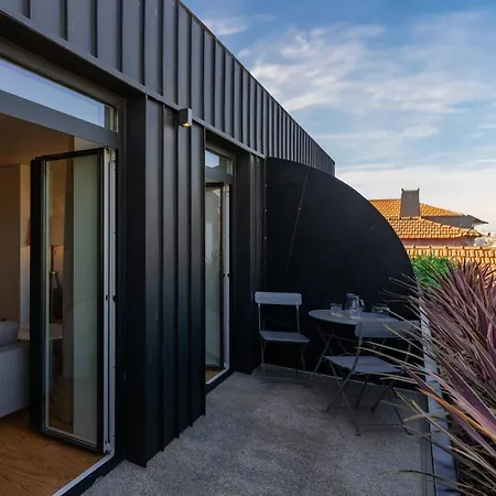 Modern With Private Balcony In The Center Porto