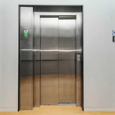 Modern With Private Balcony In The Center * Porto