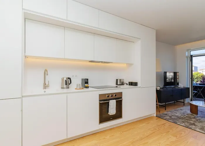 Modern With Private Balcony In The Center * Porto