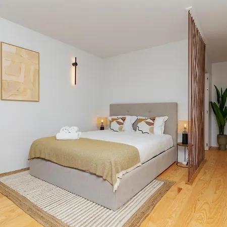 Modern With Private Balcony In The Center Apartment *