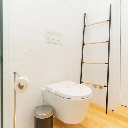 Apartament Modern With Private Balcony In The Center Porto