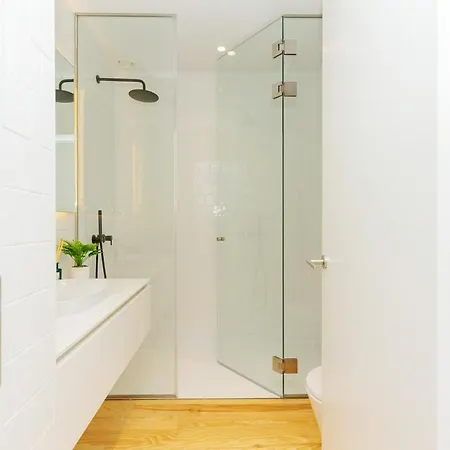 Modern With Private Balcony In The Center Apartament *