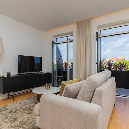 Modern With Private Balcony In The Center Porto