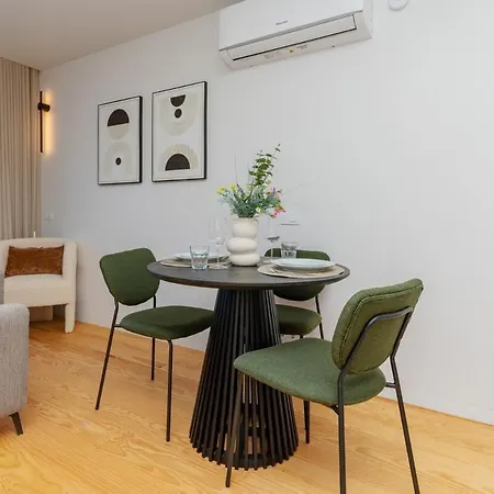 Modern With Private Balcony In The Center Apartament