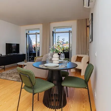 Apartament Modern With Private Balcony In The Center Porto