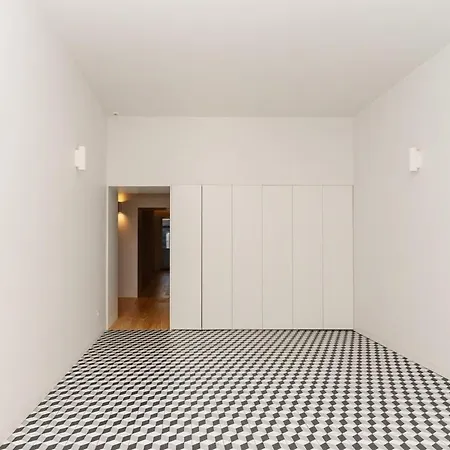 Modern With Private Balcony In The Center Apartman Porto