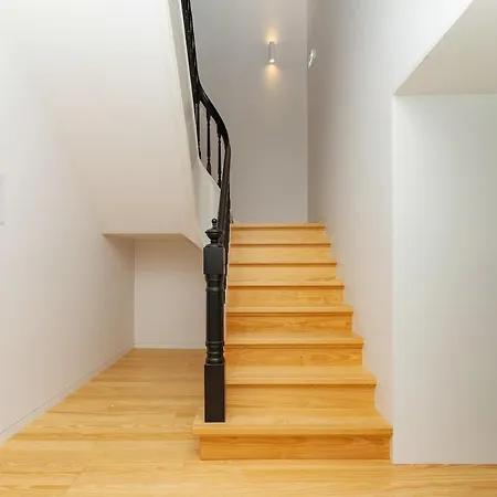 Modern With Private Balcony In The Center Apartman *
