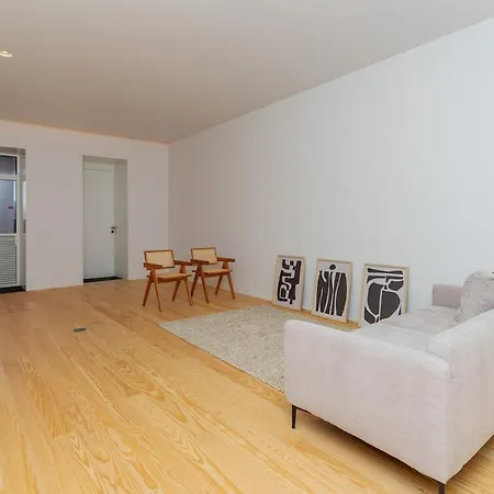 Modern With Private Balcony In The Center * Porto