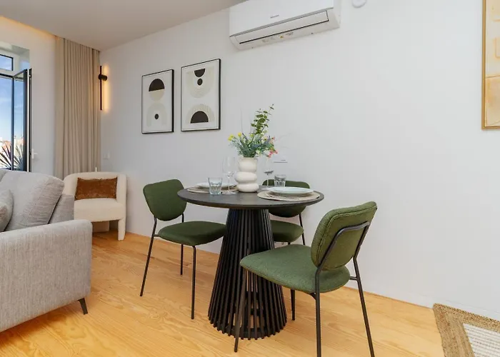 Apartment Modern With Private Balcony In The Center *