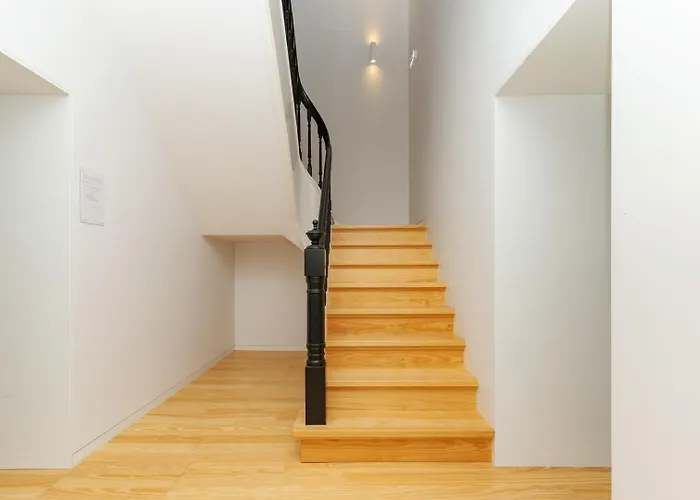 Modern With Private Balcony In The Center