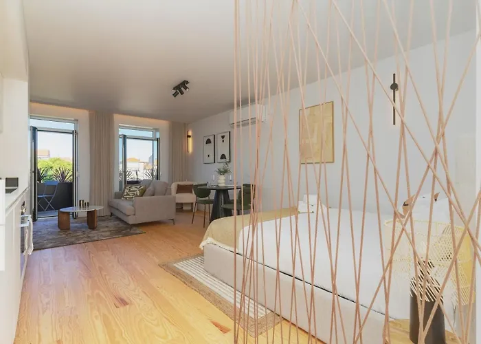 Modern With Private Balcony In The Center