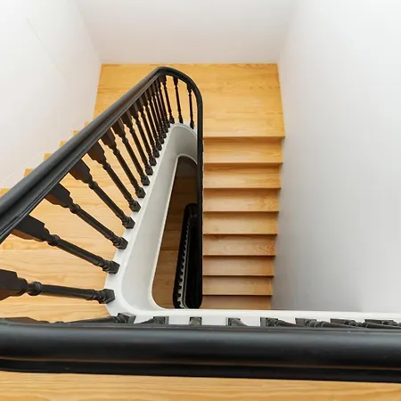 Appartement Modern With Private Balcony In The Center *