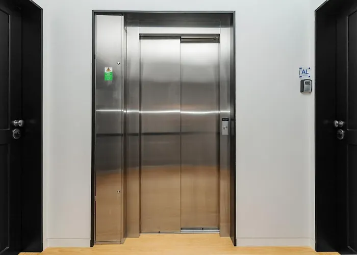 Modern With Private Balcony In The Center * Porto